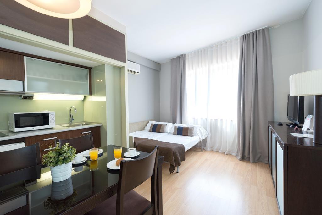 Senator Barcelona Apartments ภายนอก รูปภาพ